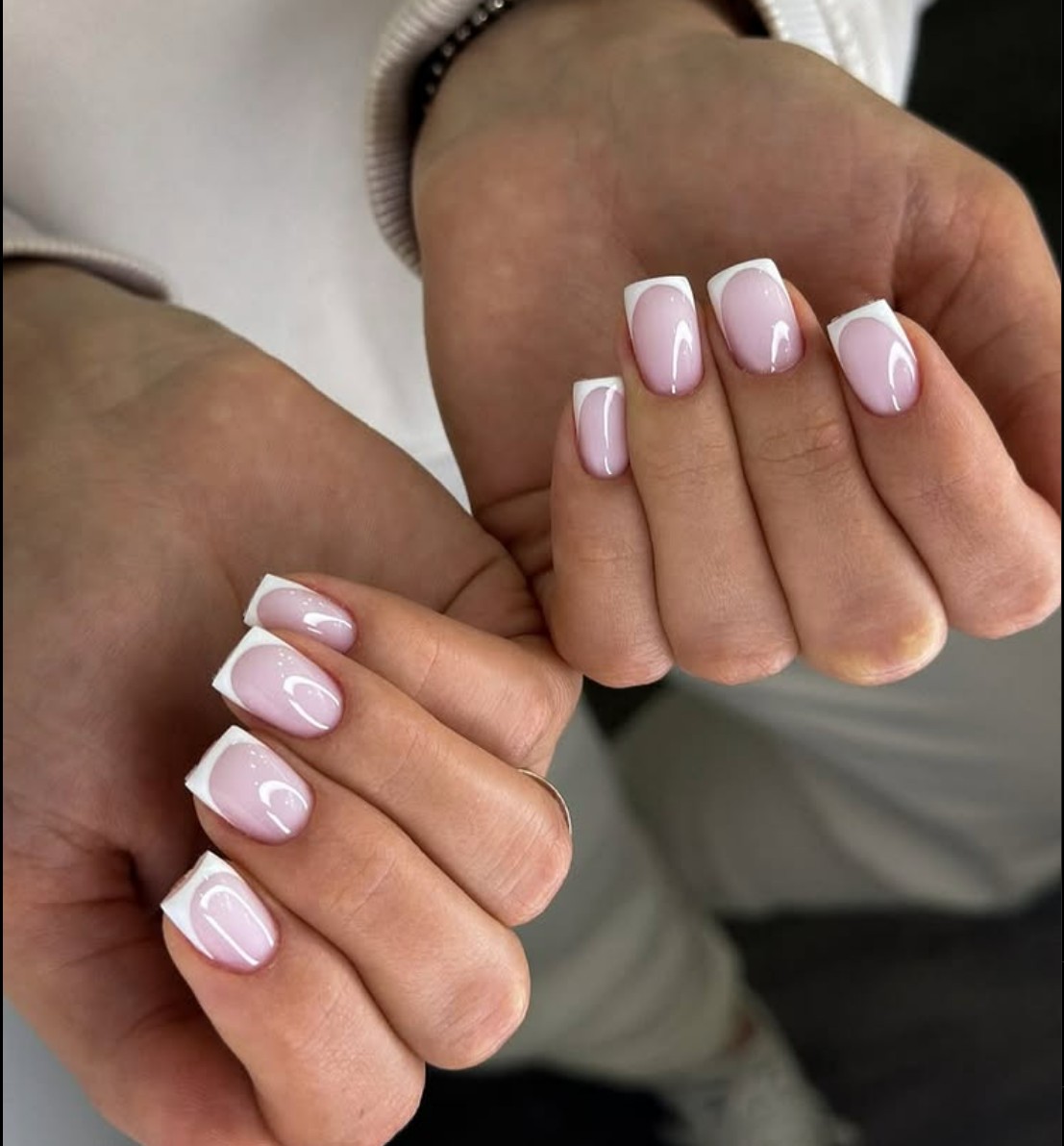 French manucure rose pâle